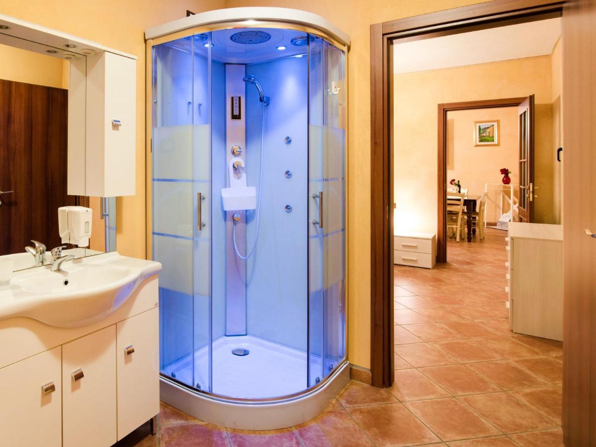 In A Green And Relaxing Atmosphere With Pool And Stunning Lake View Villa Marone Esterno foto