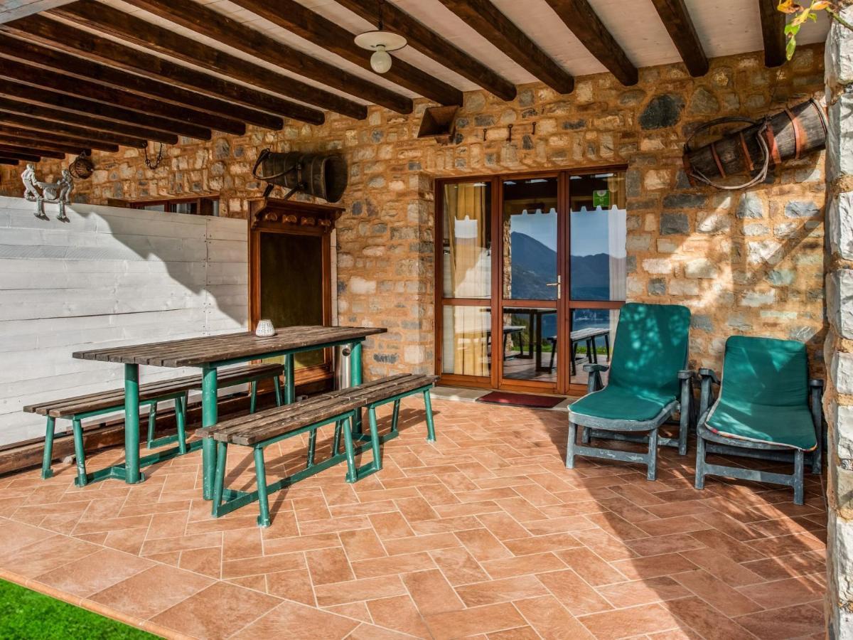 In A Green And Relaxing Atmosphere With Pool And Stunning Lake View Villa Marone Esterno foto