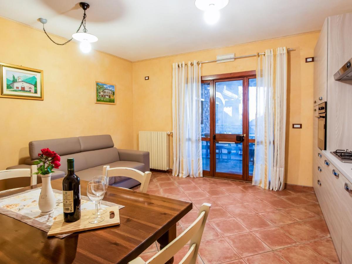 In A Green And Relaxing Atmosphere With Pool And Stunning Lake View Villa Marone Esterno foto